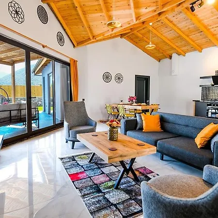 Sade 2 / Kalkan 4*